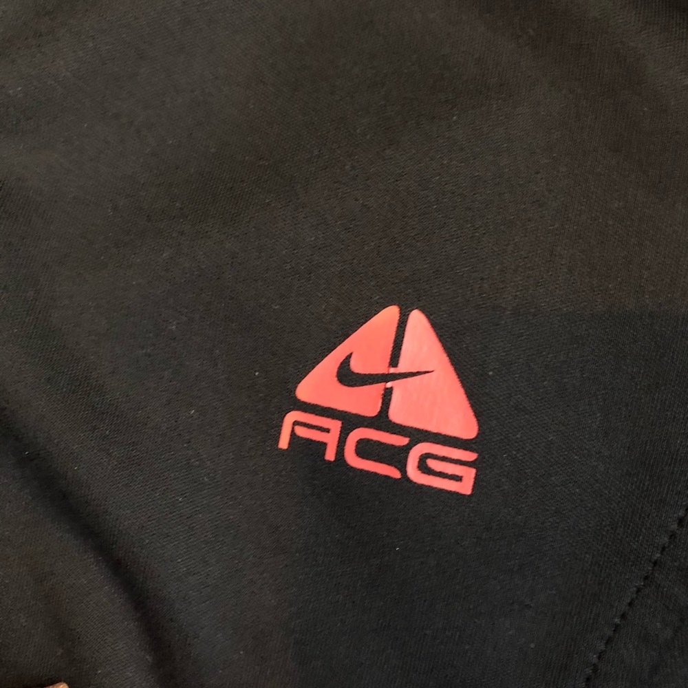 thumbhole jacket nike